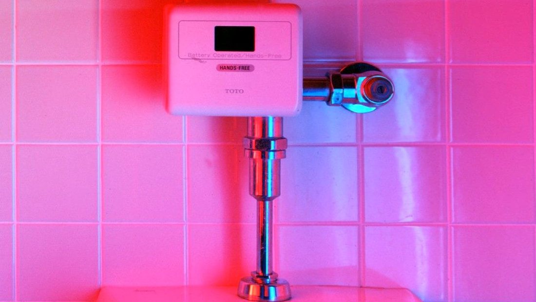 A limescale-free chrome tap after cleaning