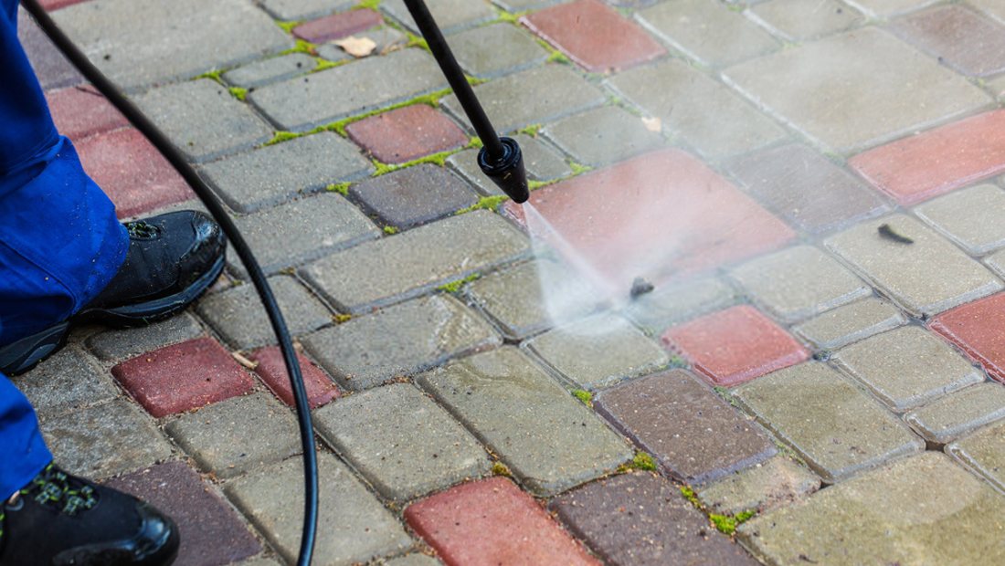 Weed-free block paving with clean joints